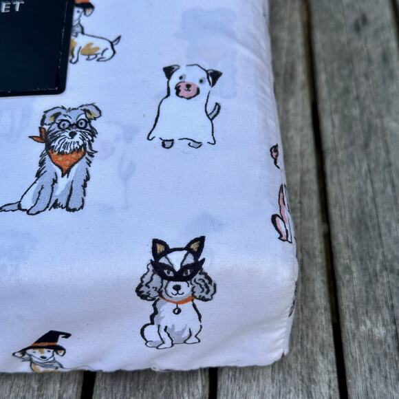 CYNTHIA ROWLEY Halloween Dogs Dachshund Mutt Beagle Dog Queen 4pc Sheet Set New - Picture 6 of 10